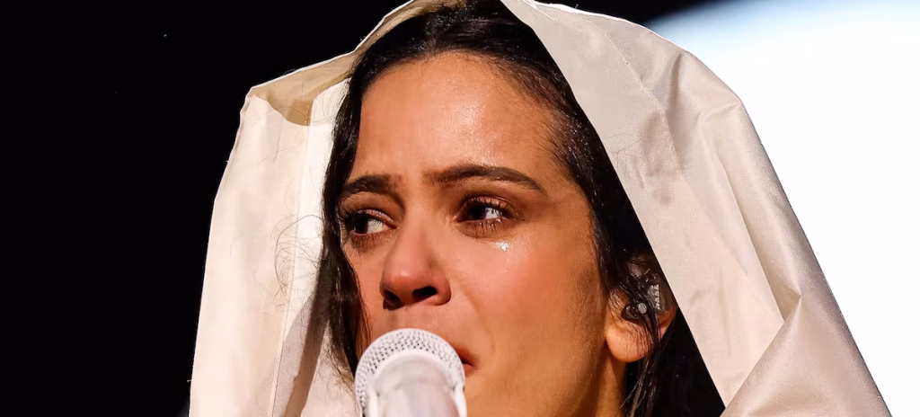 Rosalía se ve obligada a parar su concierto en México por una fuerte tormenta
