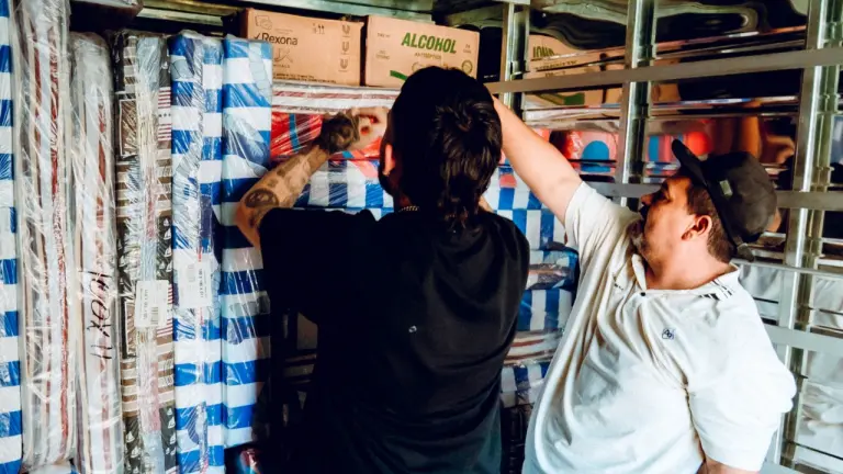 Kris R lleva ayuda humanitaria al Eje Cafetero tras el terremoto del 10 de agosto